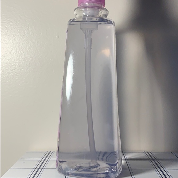 Lavender Fields Scented Hand Soap - Picture 2 of 3